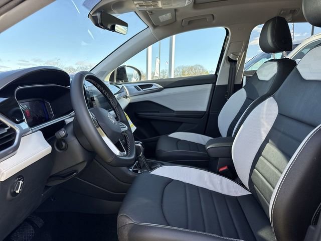 New 2026 Volkswagen Taos SEL image 11