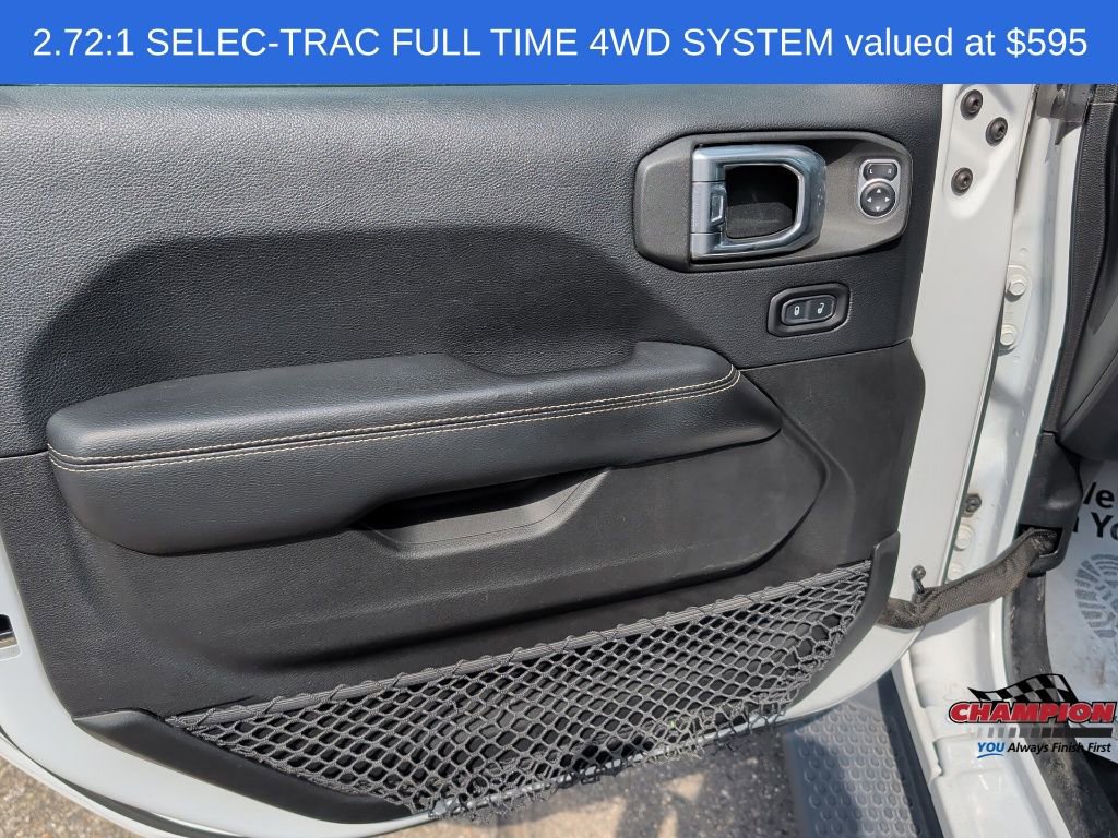 Used 2018 Jeep Wrangler Unlimited Sahara image 13