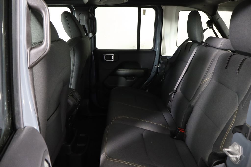 Used 2025 Jeep Wrangler Unlimited Sahara image 17