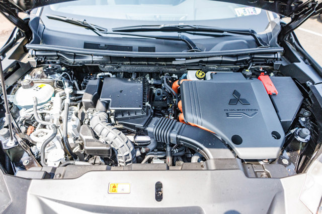 New 2025 Mitsubishi Outlander ES image 30