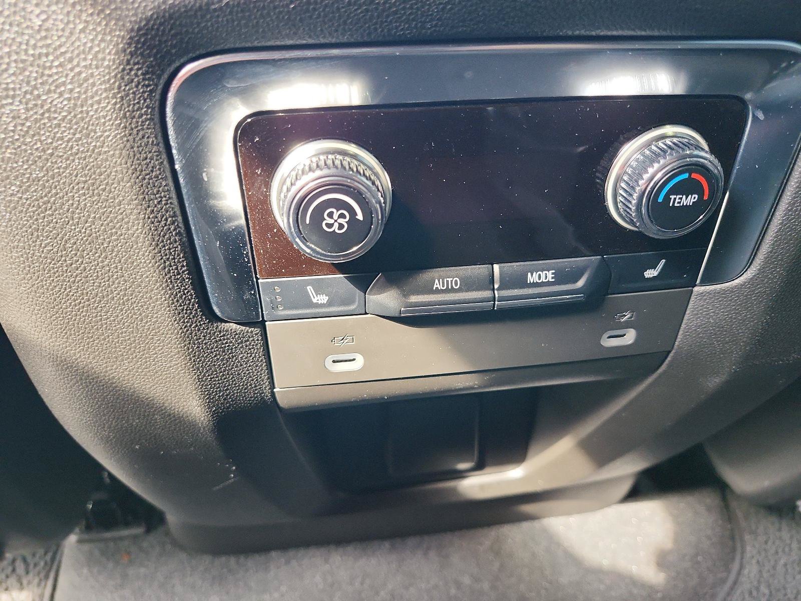 Used 2024 GMC Yukon Denali AWD/4WD image 14