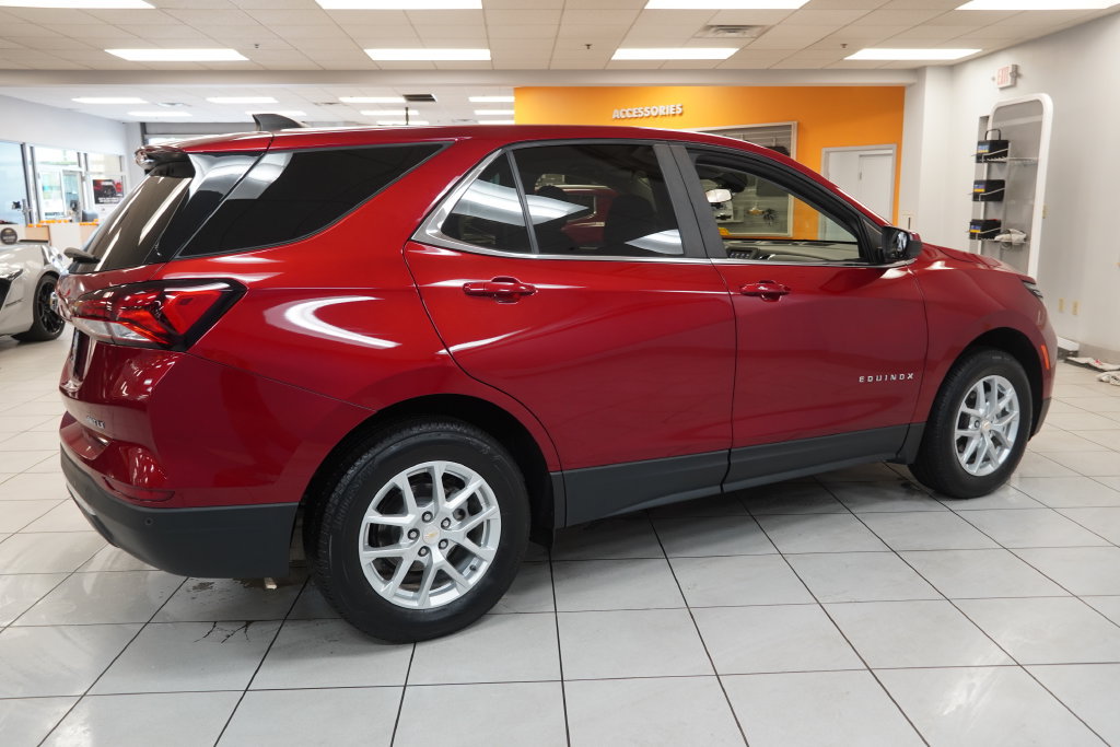 Used 2023 Chevrolet Equinox LT AWD/4WD image 13