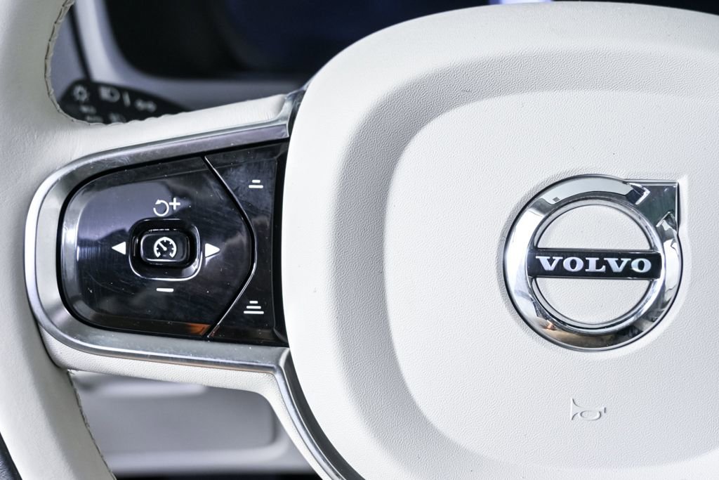 Certified 2024 Volvo XC90 B6 Ultimate w/ Protection Package image 12