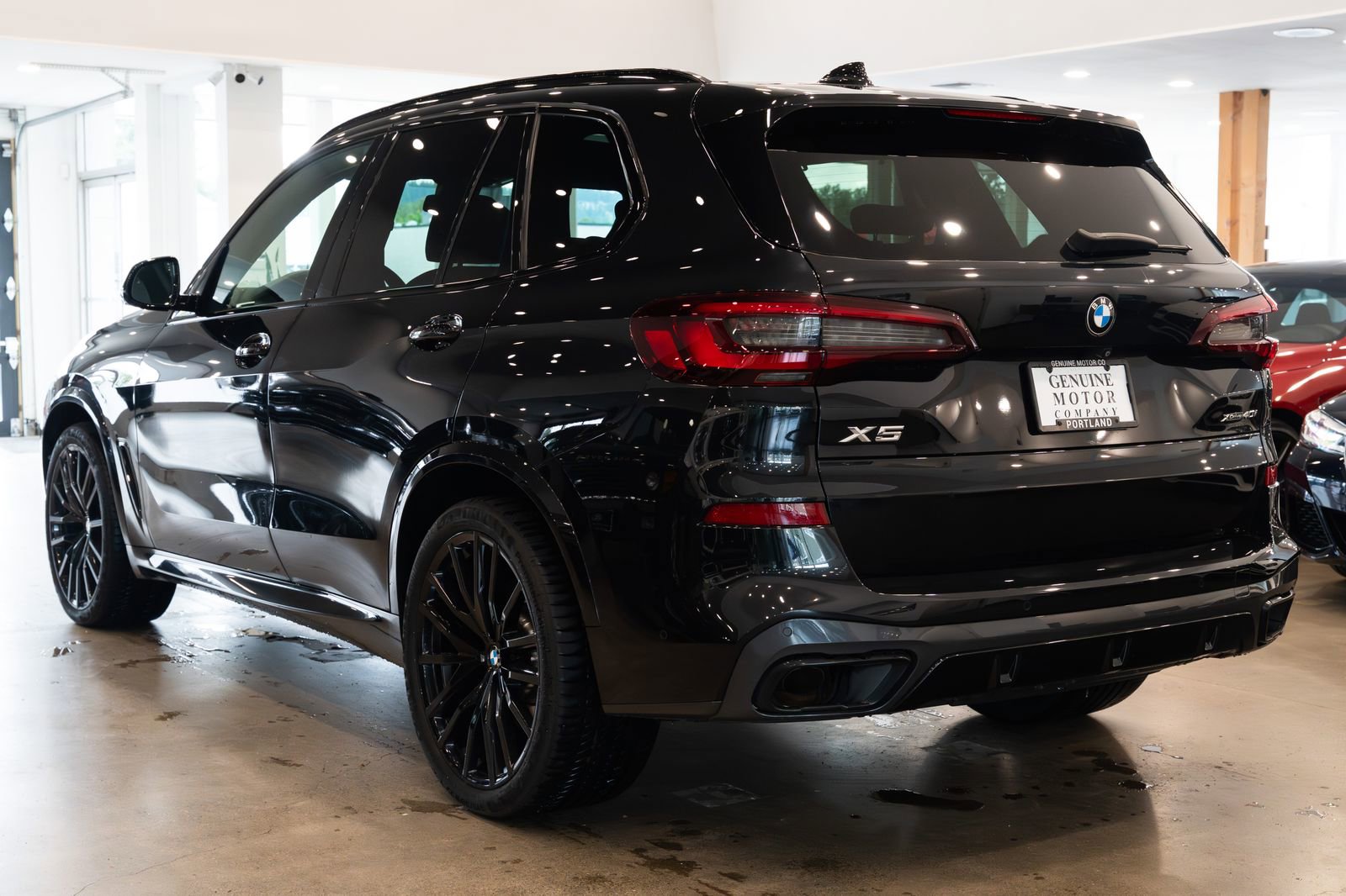 Used 2021 BMW X5 xDrive40i w/ M Sport Package AWD/4WD image 6
