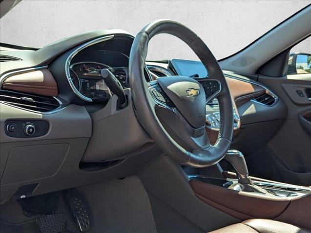 Used 2017 Chevrolet Malibu Premier w/ Premier Sun and Wheel Package FWD image 9