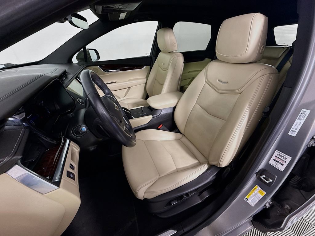 Used 2018 Cadillac XT5 Luxury w/ Driver Awareness Package image 22