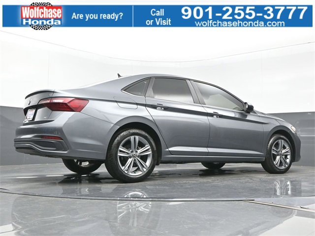 Used 2024 Volkswagen Jetta SE w/ Panoramic Sunroof Package image 26