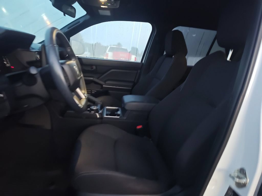 Used 2025 Toyota 4Runner SR5 AWD/4WD image 7