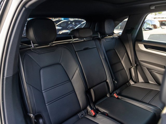 Used 2026 Porsche Cayenne S image 36