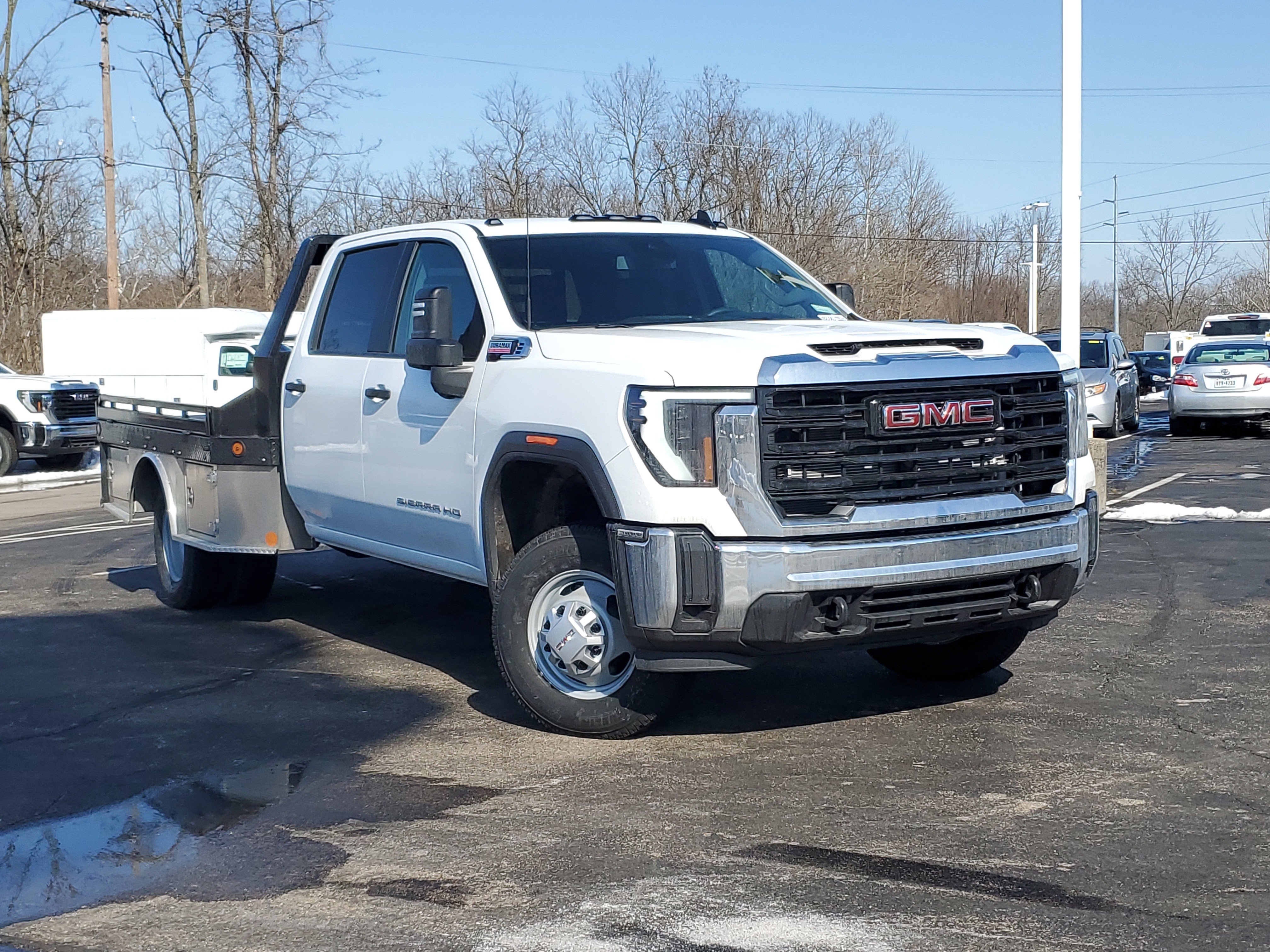 New 2025 GMC Sierra 3500 Pro w/ Convenience Package
