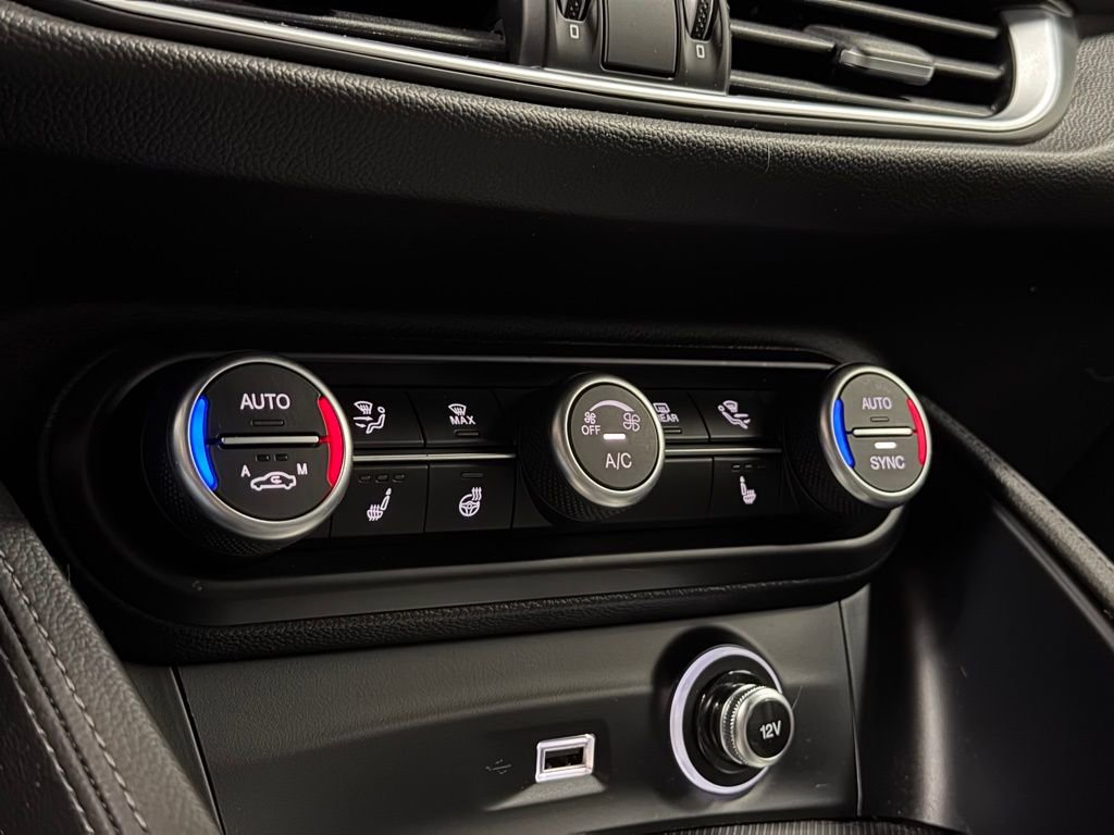 Used 2023 Alfa Romeo Stelvio Veloce image 22