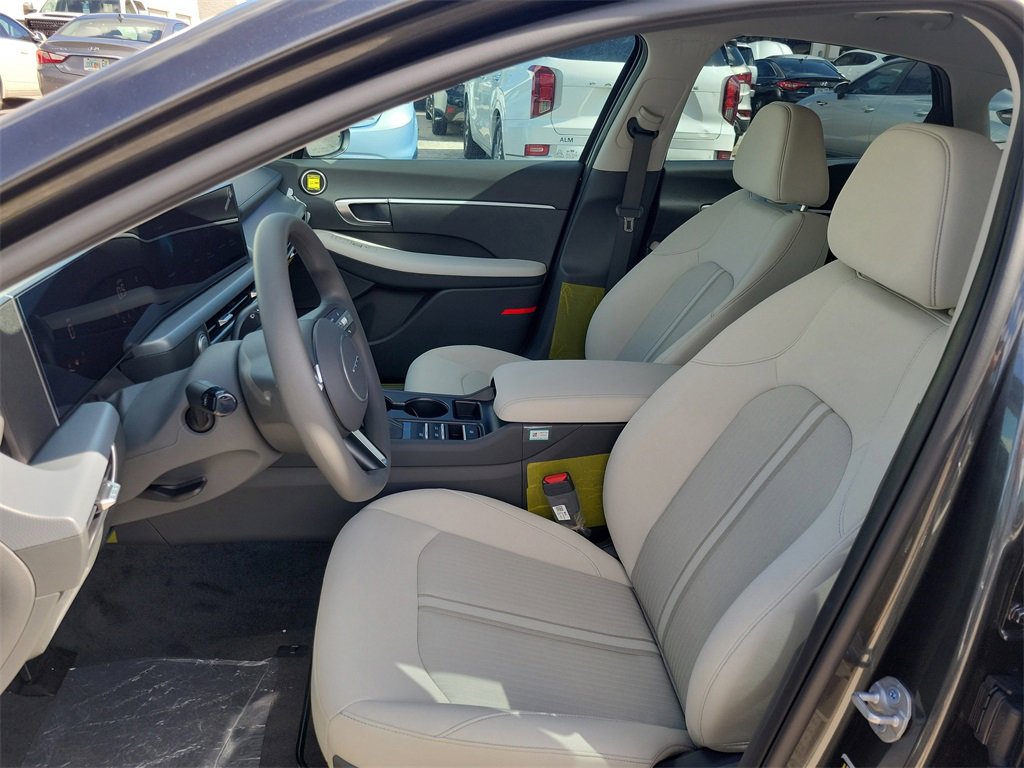 New 2025 Hyundai Sonata SE image 9
