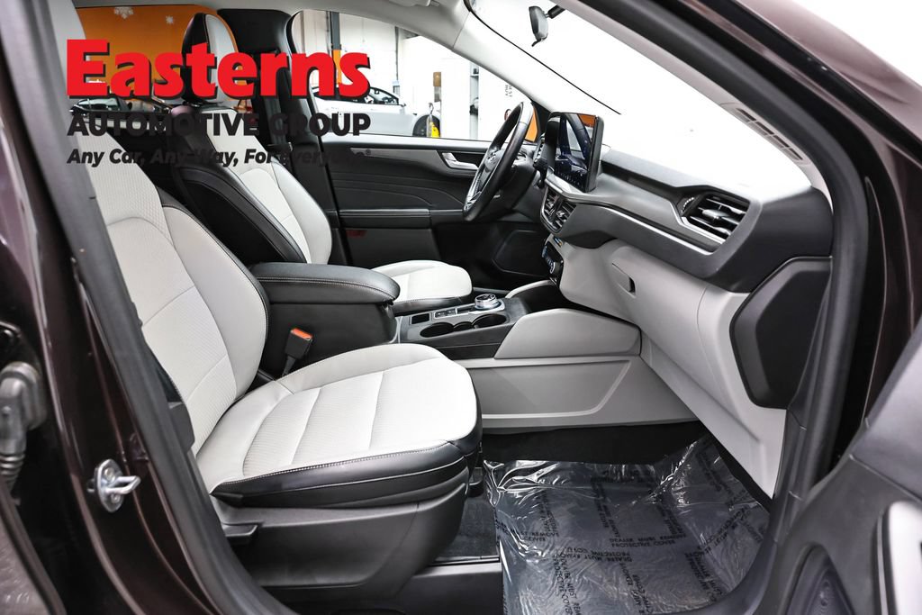Used 2023 Ford Escape SE FWD image 23