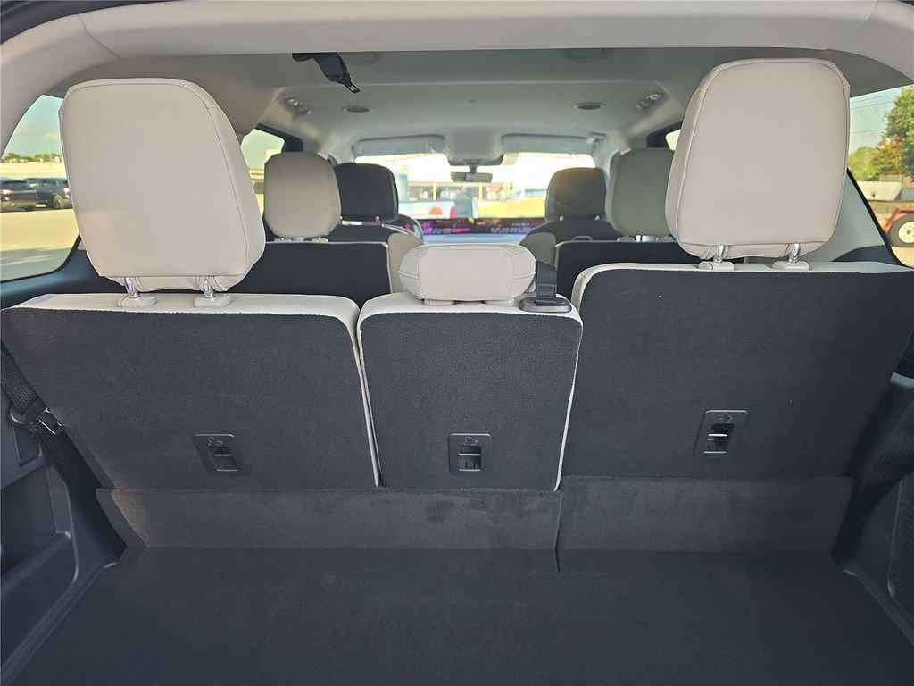 New 2026 Lincoln Navigator Premiere AWD/4WD image 9