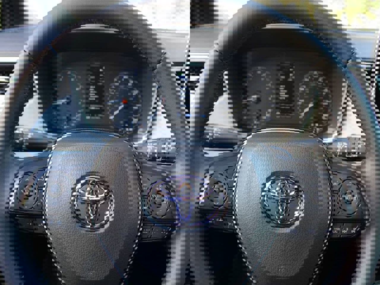 Used 2025 Toyota Corolla SE image 23