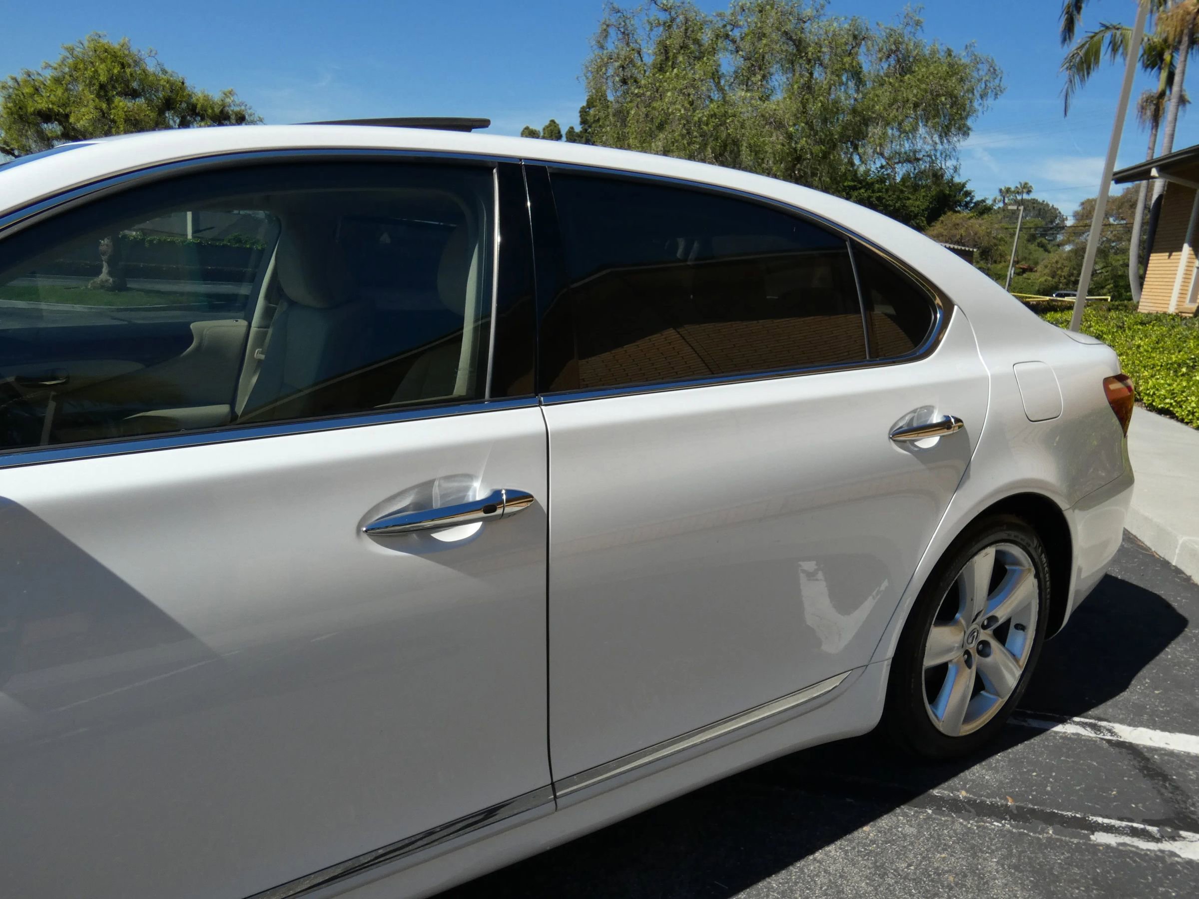 Used 2010 Lexus LS 460 L image 11