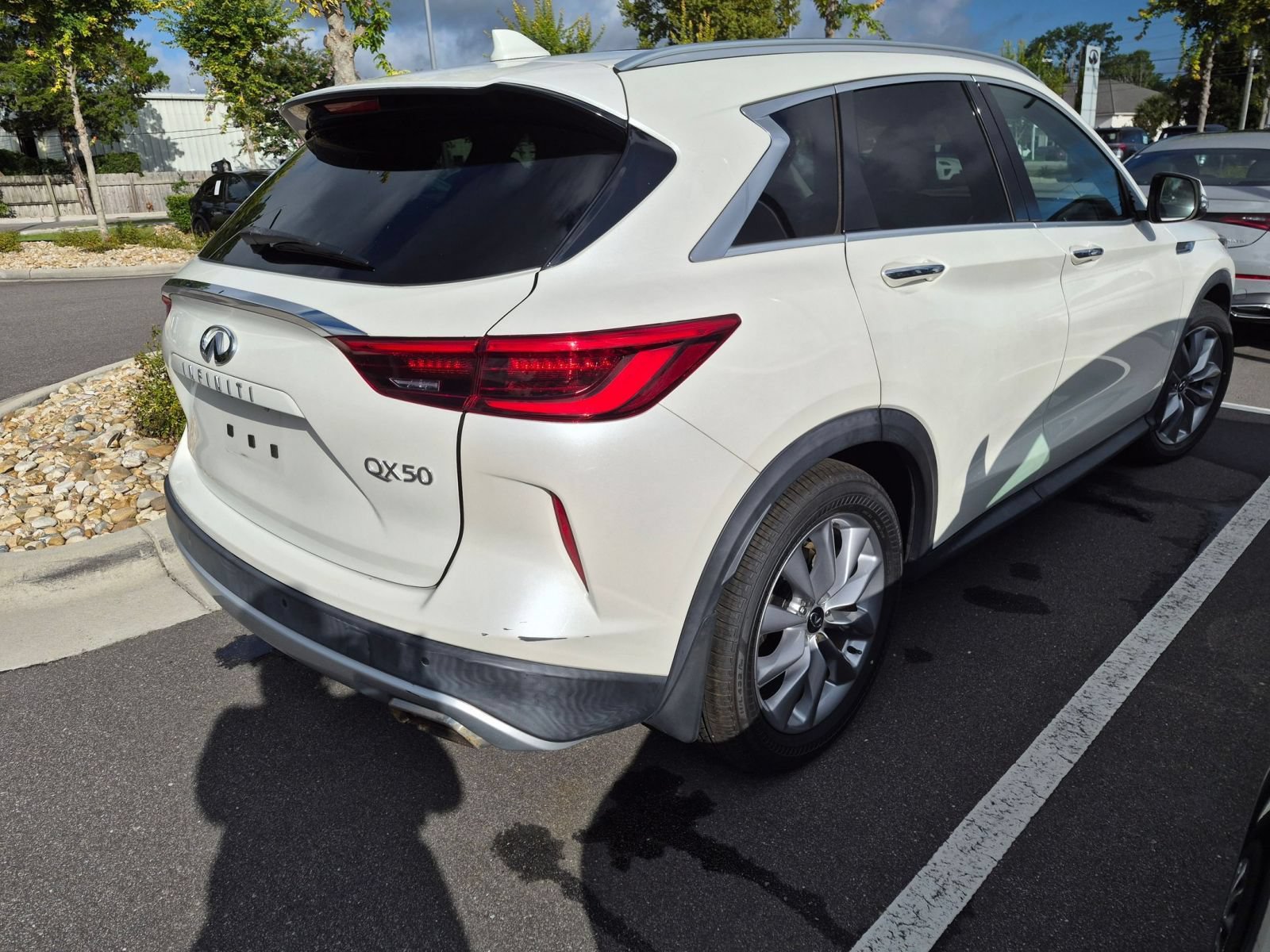 Used 2021 INFINITI QX50 Luxe FWD image 2