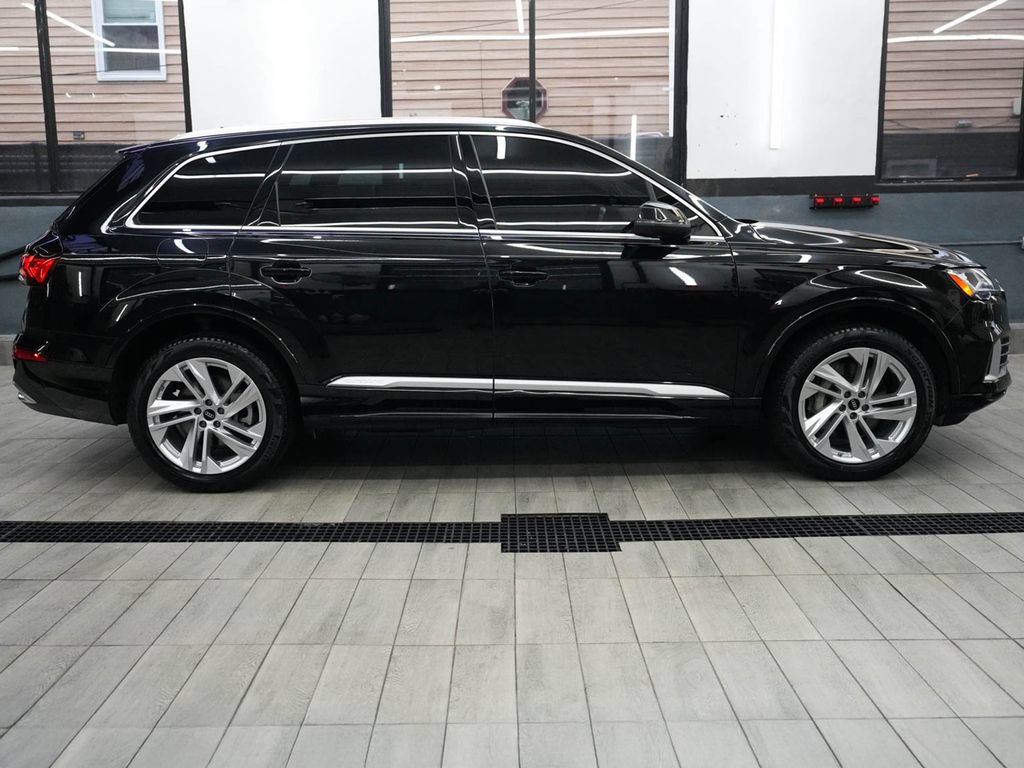 Used 2023 Audi Q7 2.0T Premium w/ Convenience Package AWD/4WD image 5