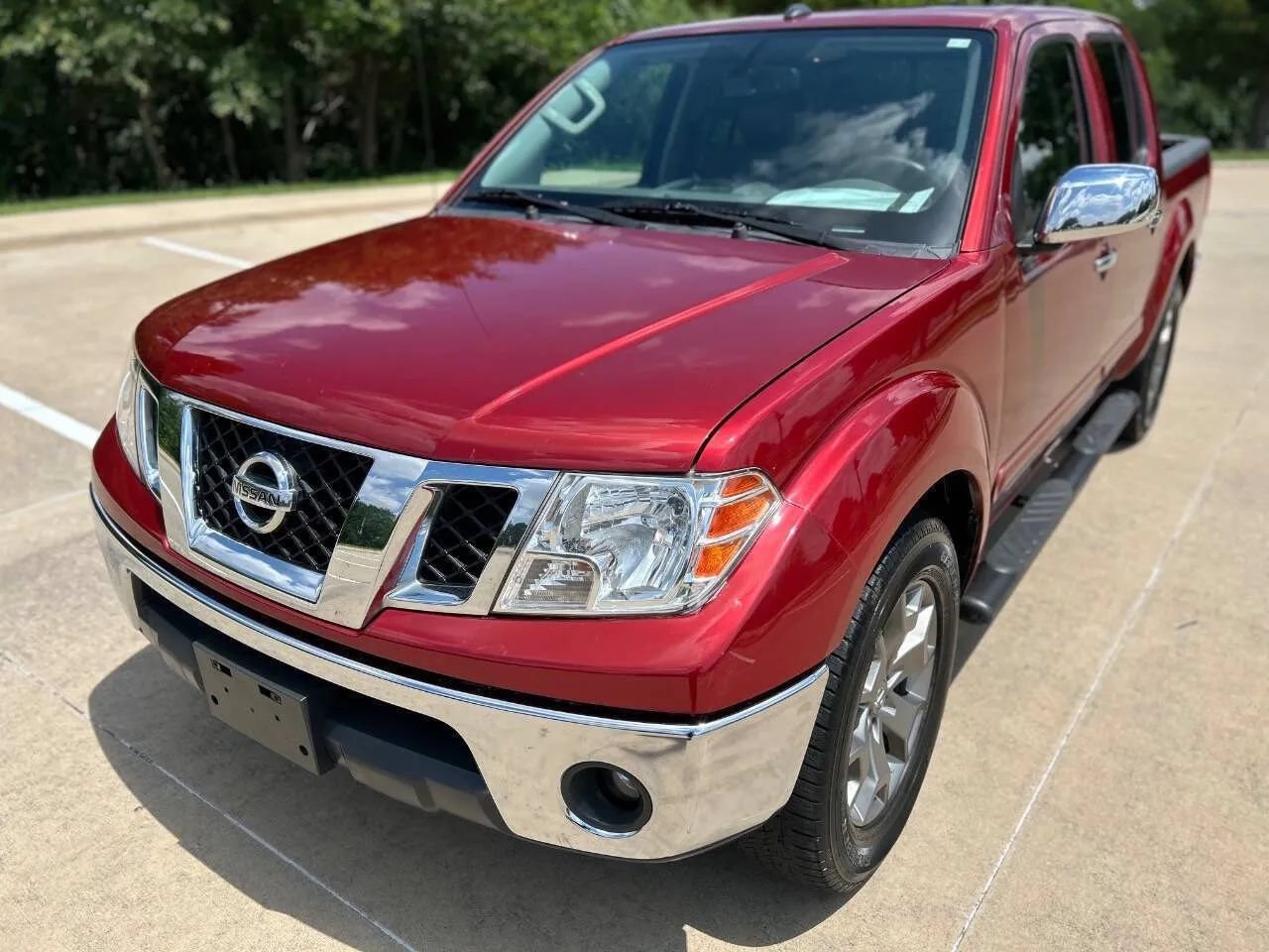 Used 2019 Nissan Frontier SL RWD image 2