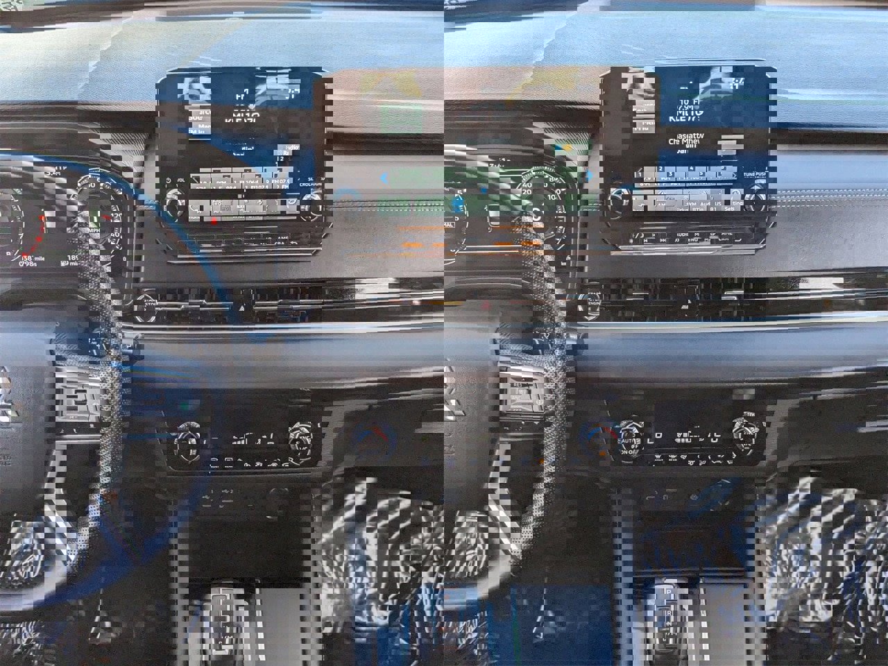 Used 2024 Mitsubishi Outlander AWD image 14