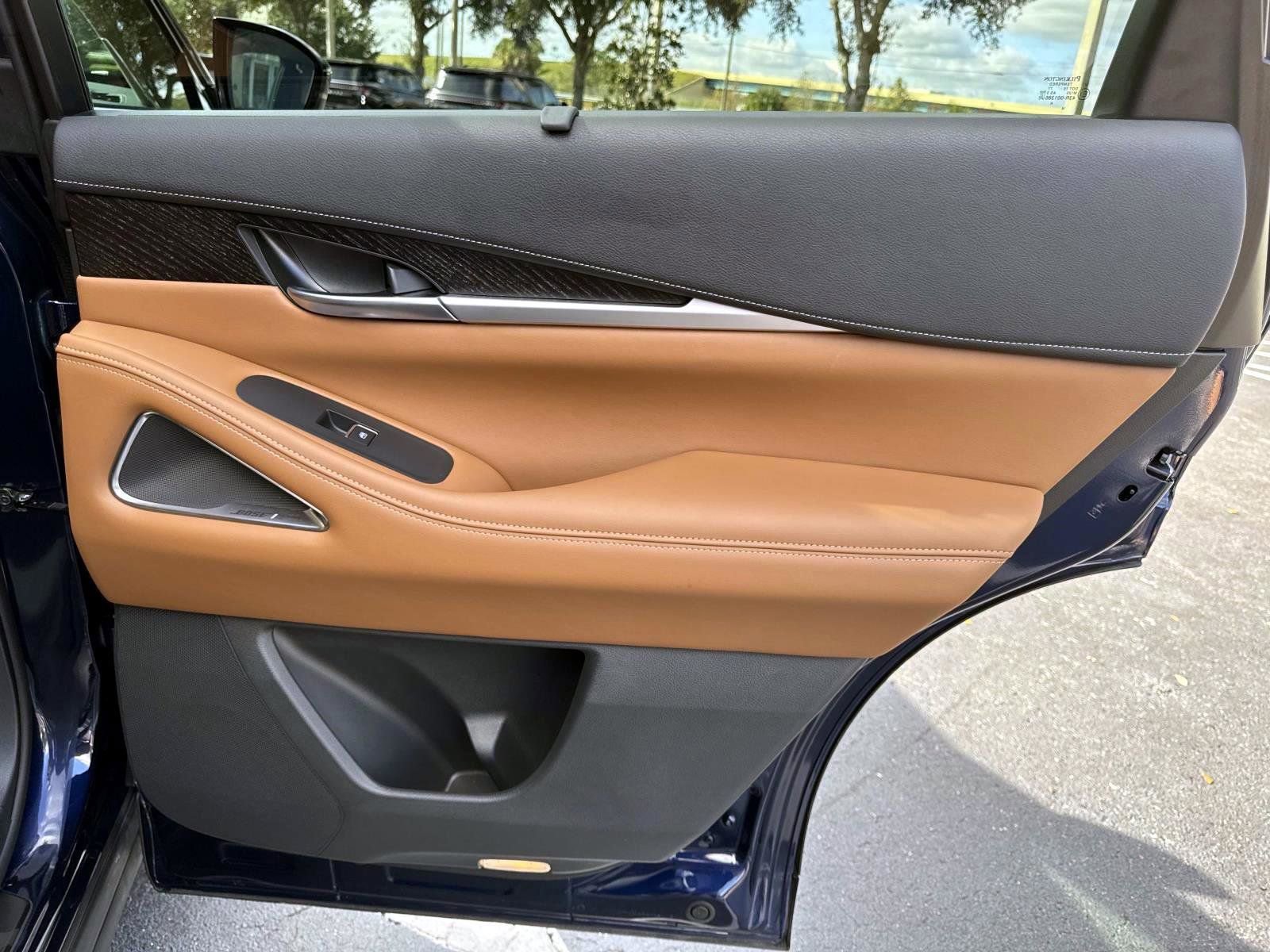 Certified 2025 INFINITI QX60 Sensory image 17