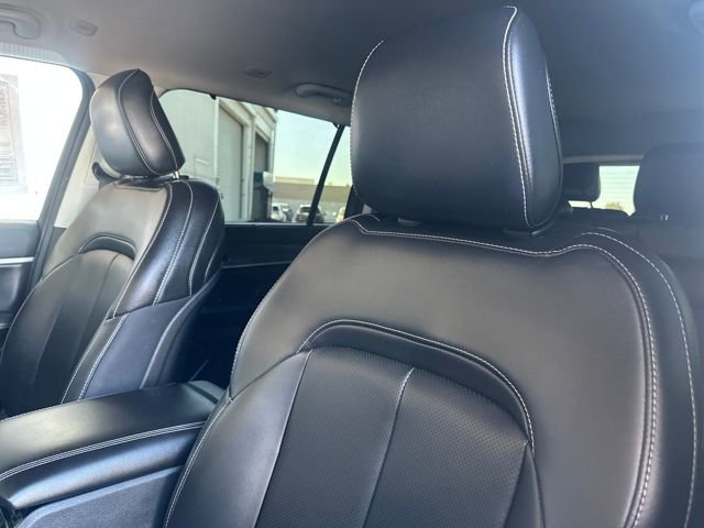 Used 2023 Jeep Grand Cherokee L Limited w/ Luxury Tech Group II image 10