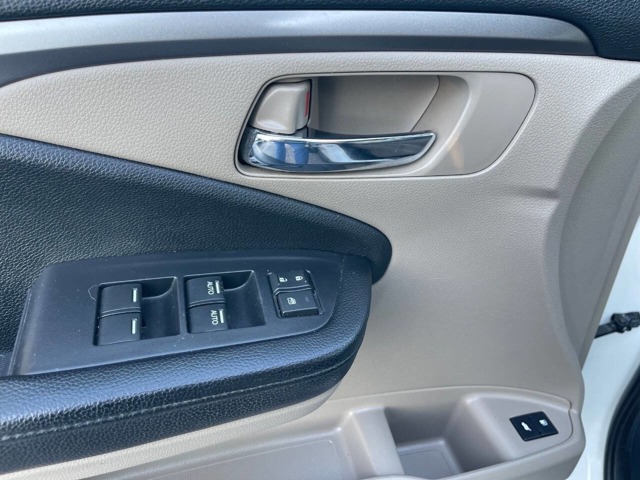 Used 2017 Honda Pilot EX-L image 25