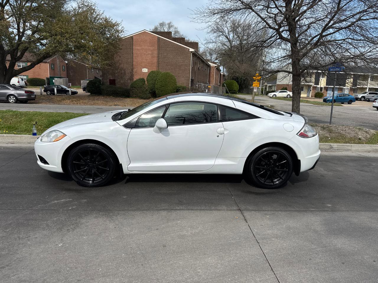 Used 2011 Mitsubishi Eclipse GS Sport image 3