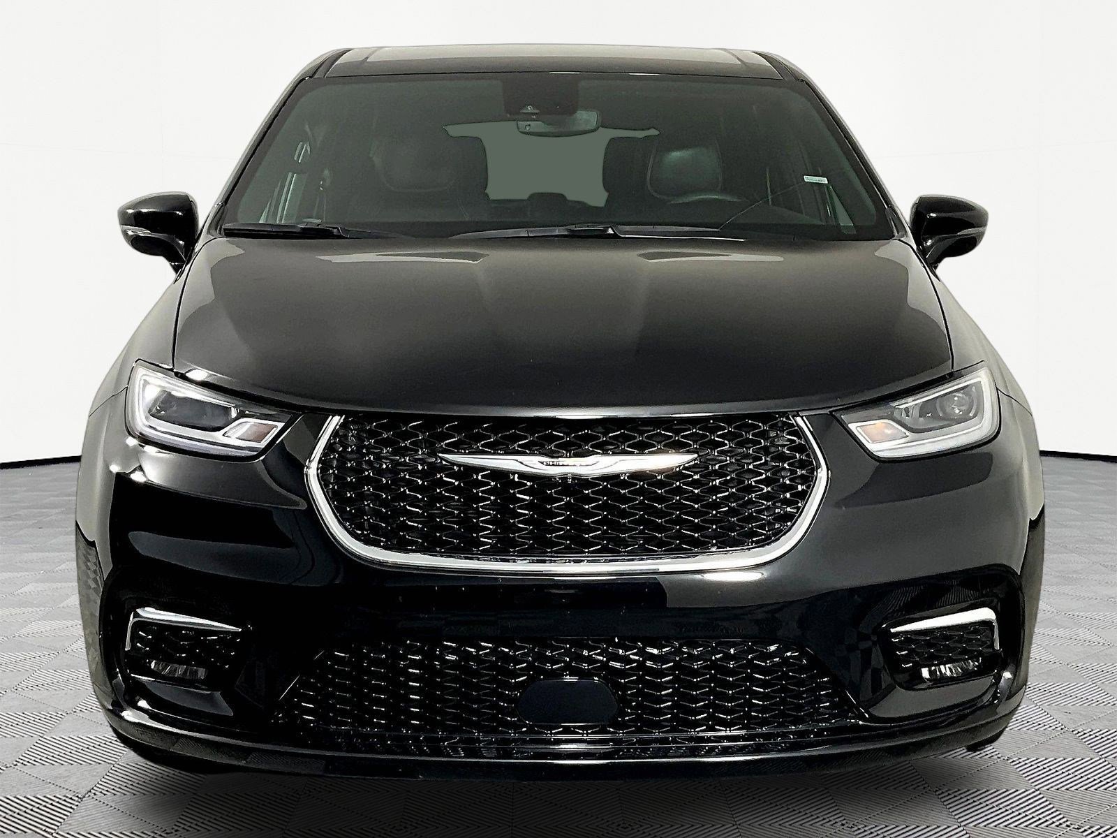 Used 2025 Chrysler Pacifica Select FWD video 2