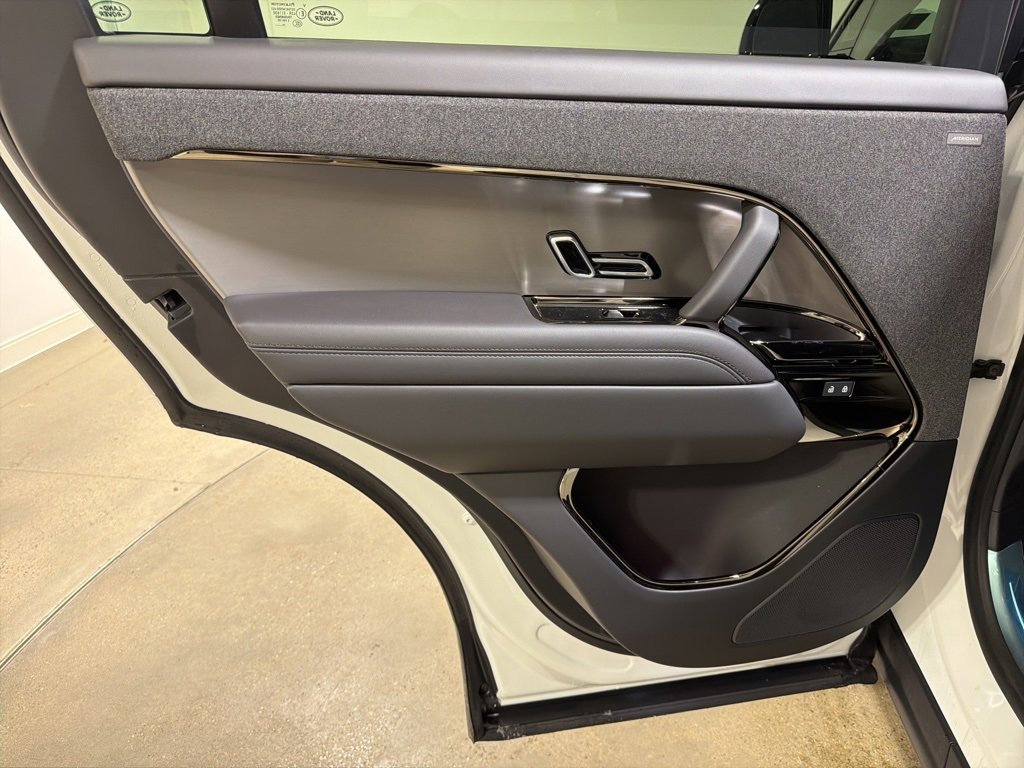New 2025 Land Rover Range Rover Sport SE image 20