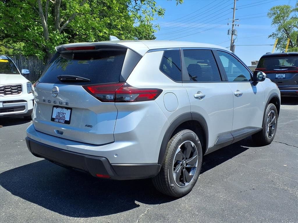Used 2025 Nissan Rogue SV AWD/4WD image 34