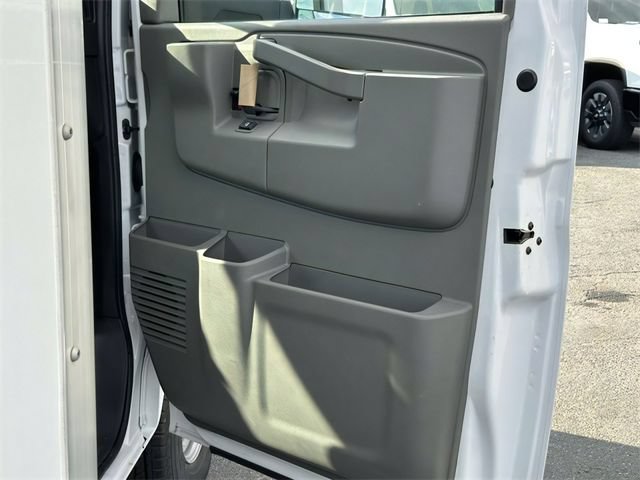 New 2023 Chevrolet Express 4500 w/ Power Convenience Package RWD image 26