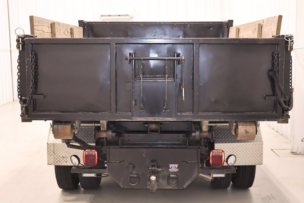 Used 2017 Ford F550 4x4 Regular Cab Super Duty w/ XLT Value Package image 9