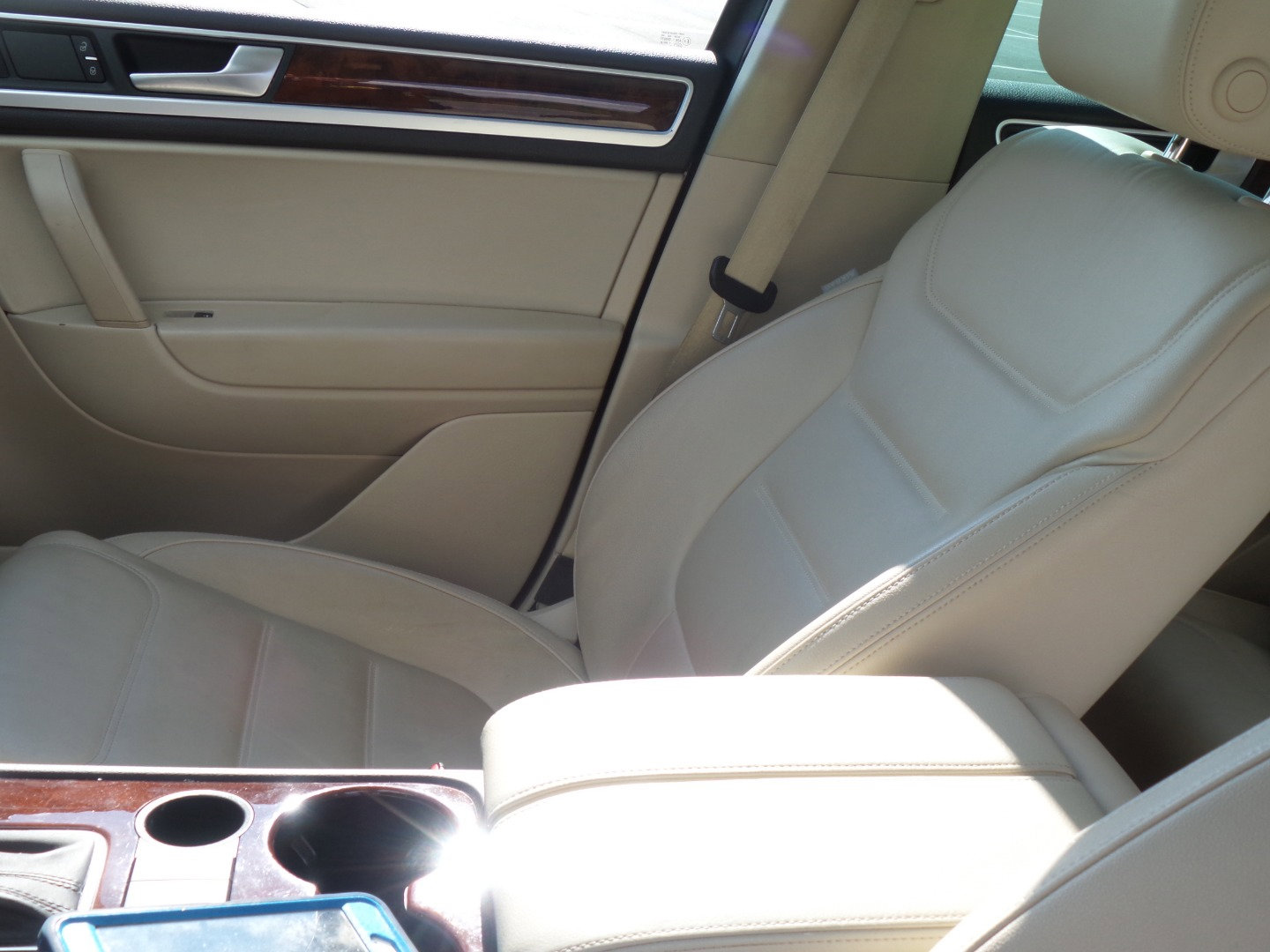 Used 2013 Volkswagen Touareg VR6 image 21