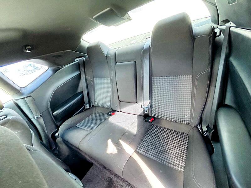 Used 2017 Dodge Challenger R/T image 12