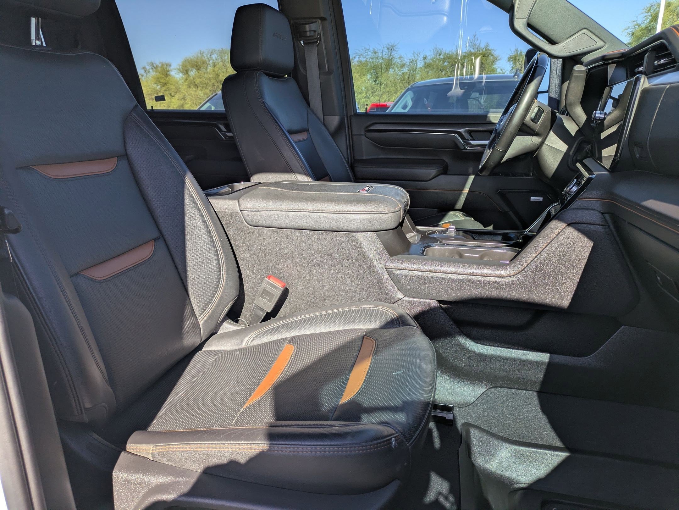 Used 2024 GMC Sierra 2500 AT4 w/ AT4 Premium Plus Package image 28