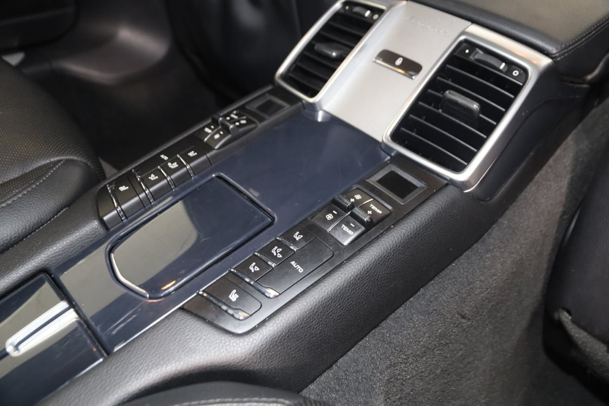 Used 2016 Porsche Panamera 4 Edition AWD/4WD image 15