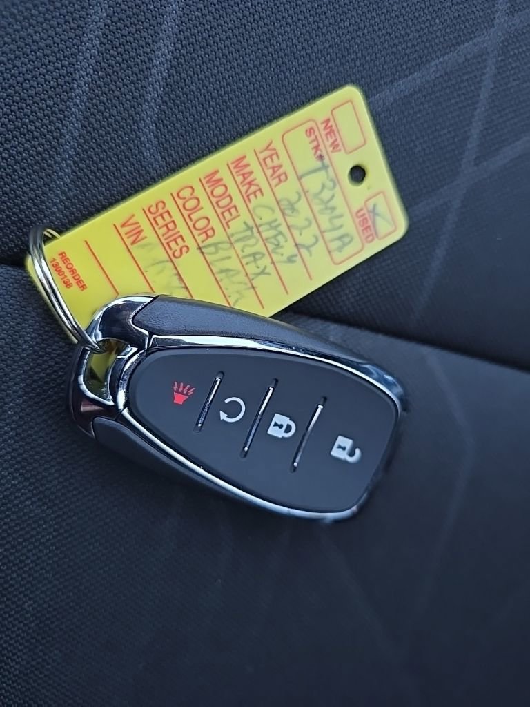 Certified 2022 Chevrolet Trax LT w/ LT Convenience Package image 9