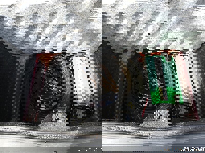 Used 2011 Dodge Challenger SE image 16