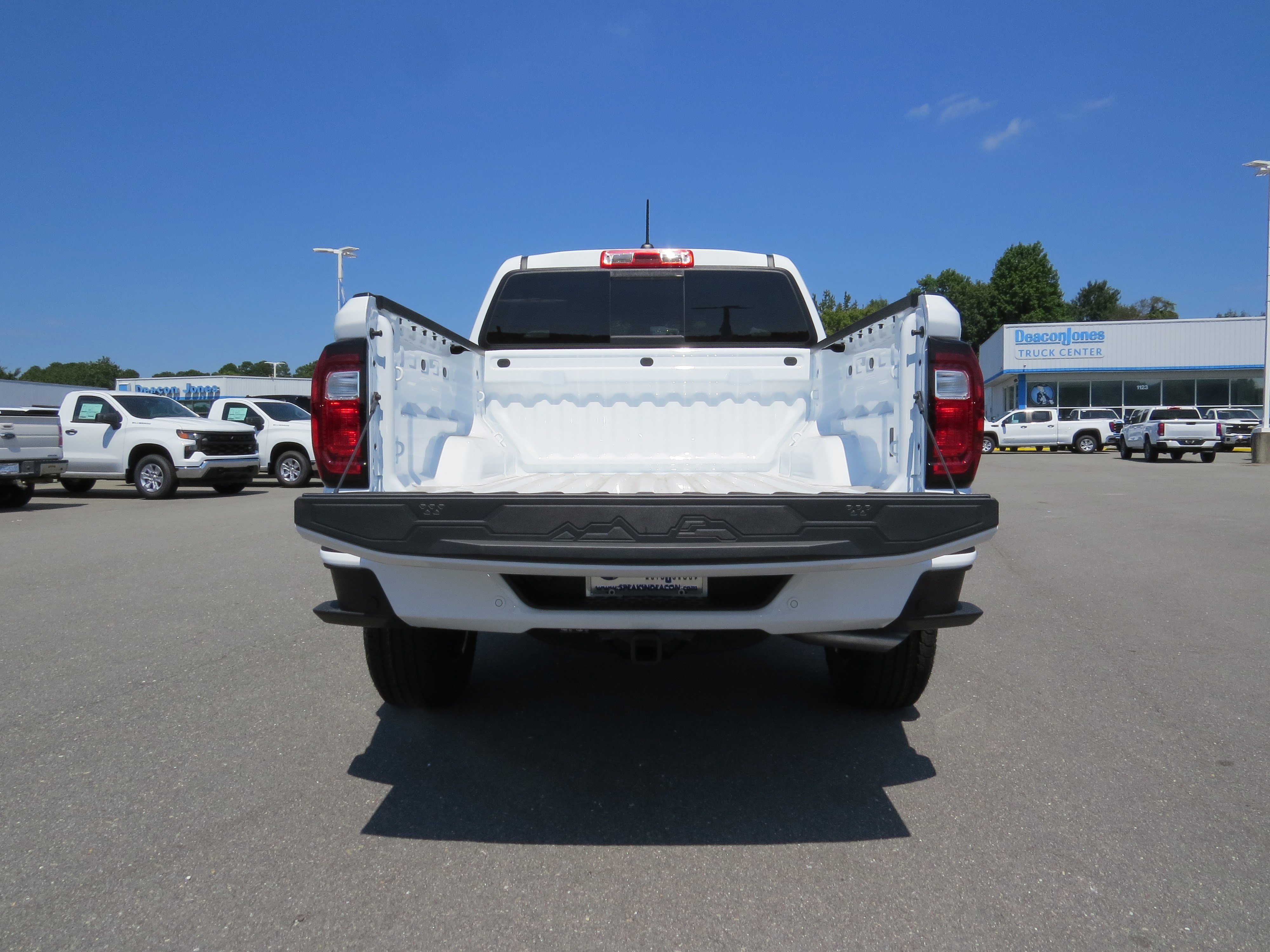 New 2026 GMC Canyon Elevation image 5