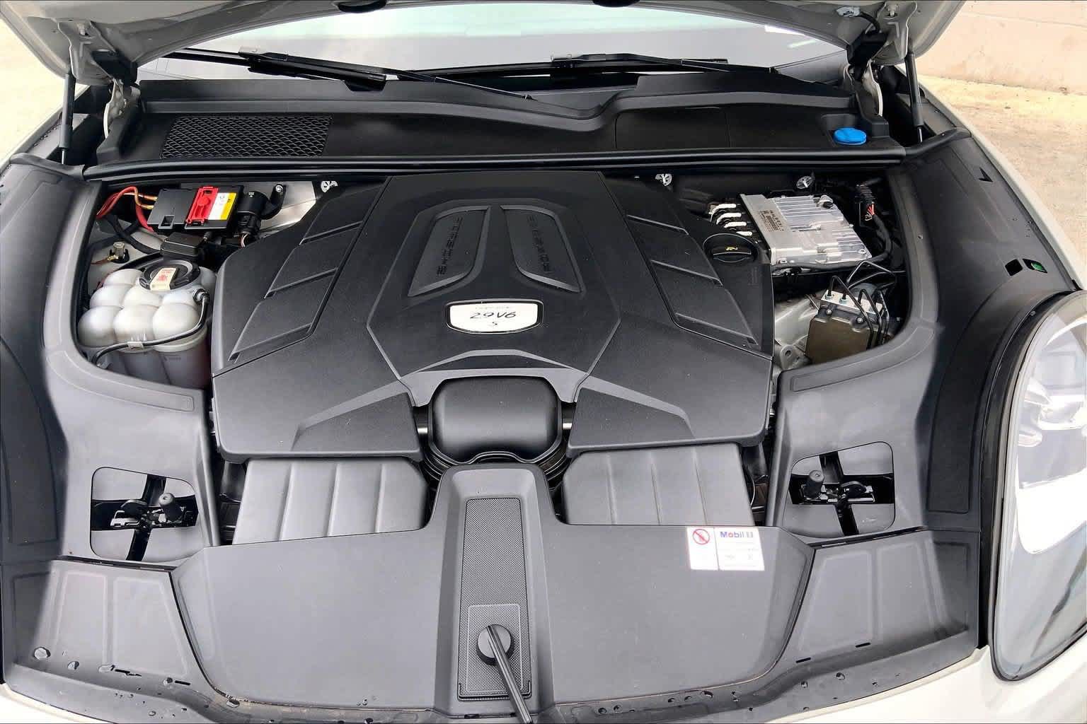 Used 2021 Porsche Cayenne S AWD/4WD image 9