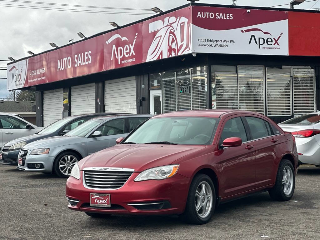 Used 2011 Chrysler 200 Touring image 2