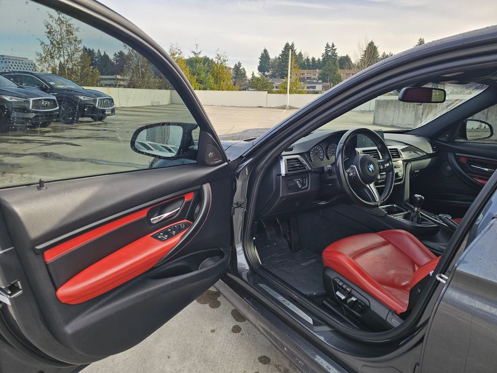 Used 2016 BMW M3 image 25