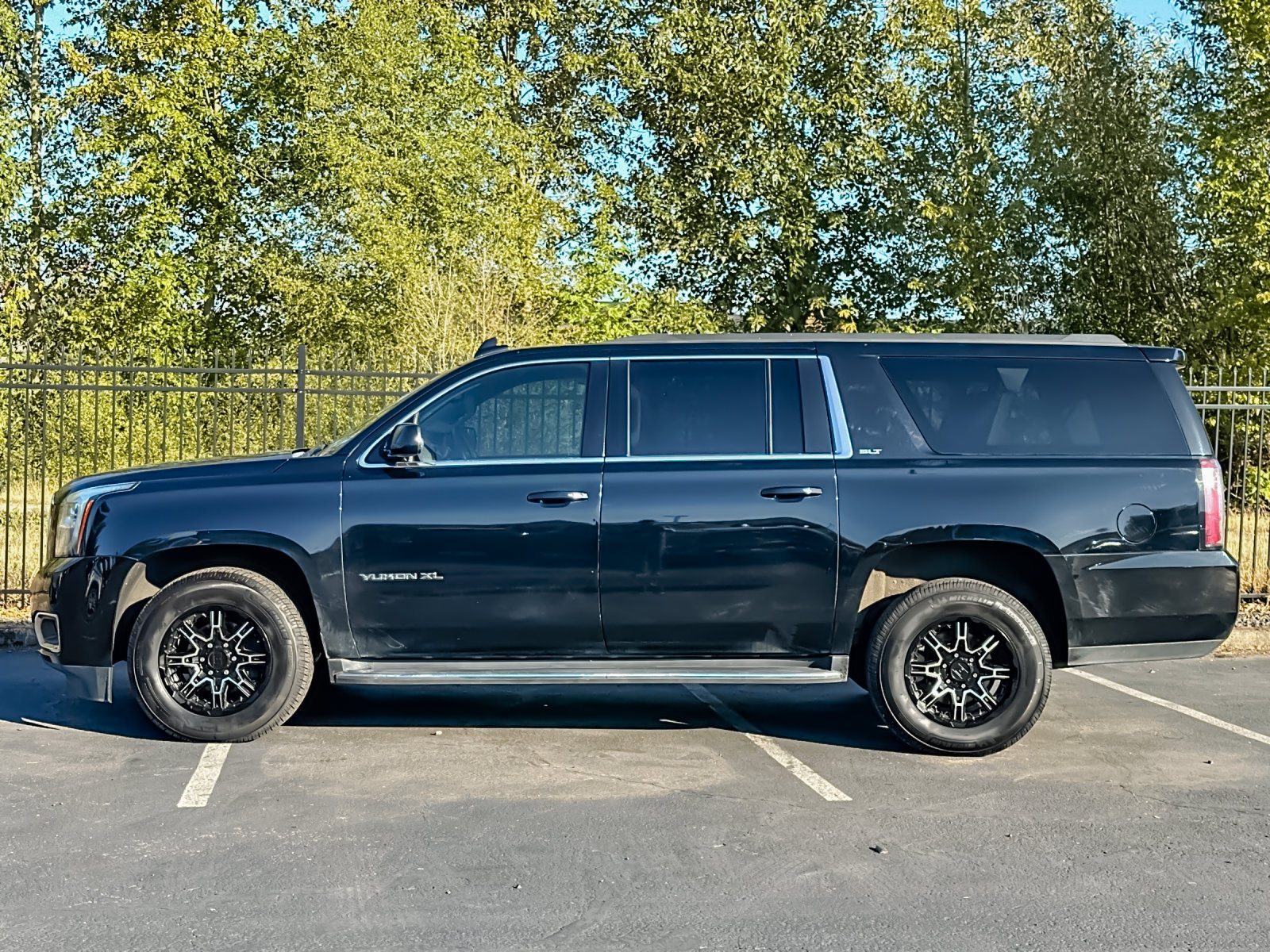 Used 2019 GMC Yukon XL SLT AWD/4WD image 7