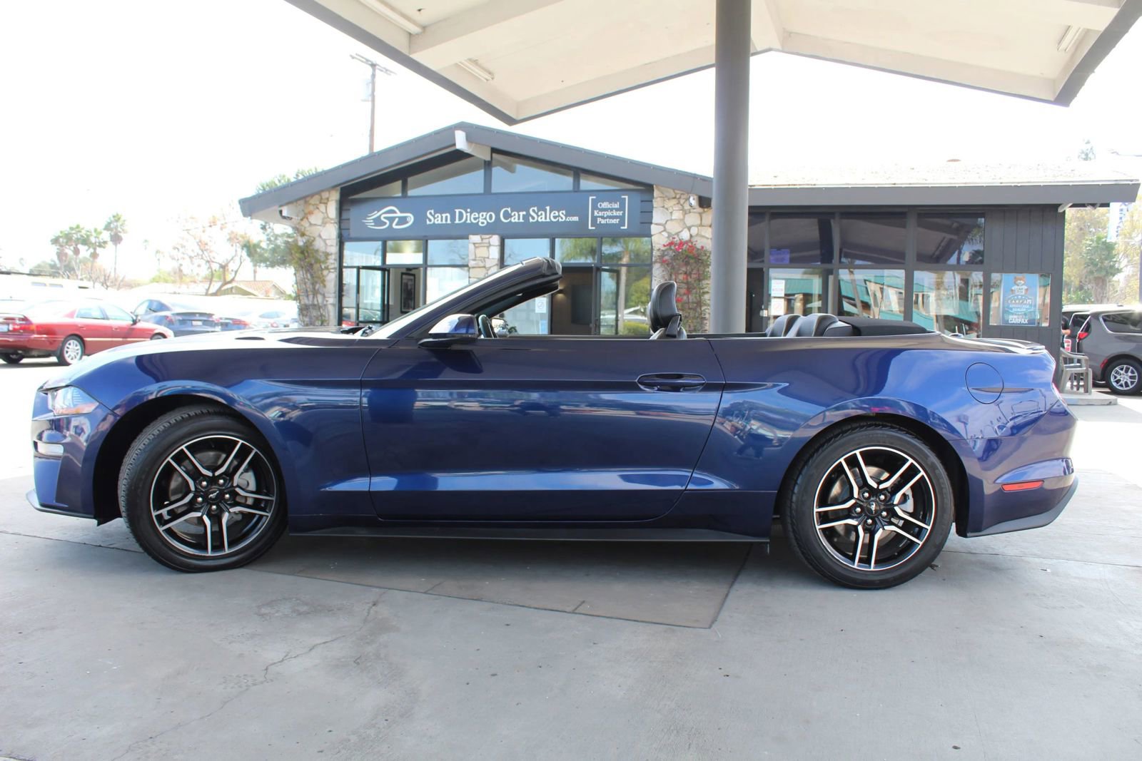Used 2019 Ford Mustang Premium image 10