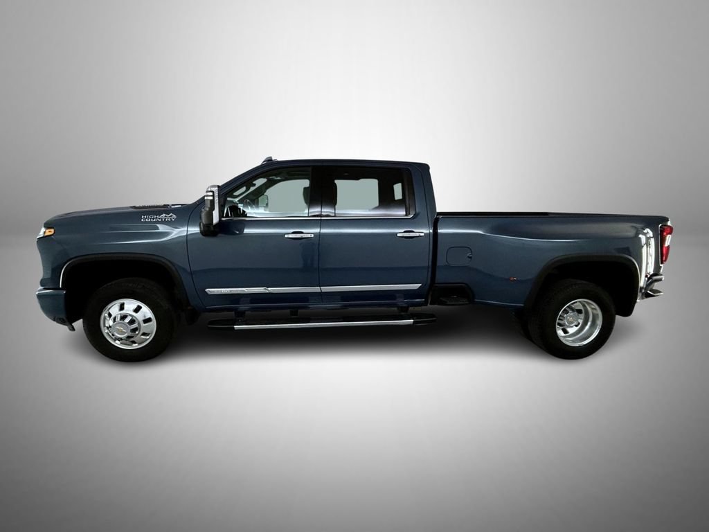Used 2026 Chevrolet Silverado 3500 High Country w/ Technology Package AWD/4WD image 8