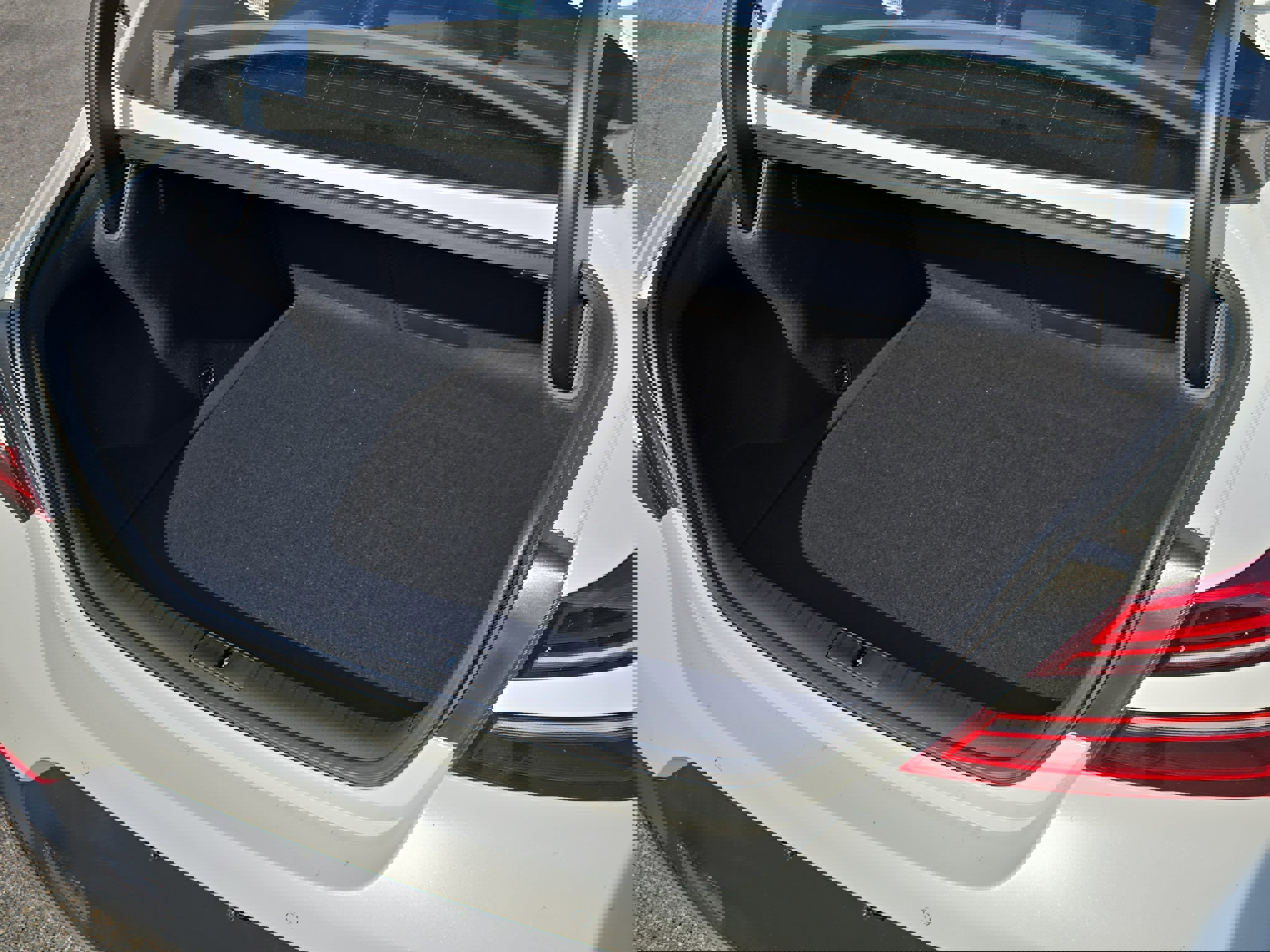 Used 2023 Genesis G70 2.0T w/ Sport Prestige Package image 12