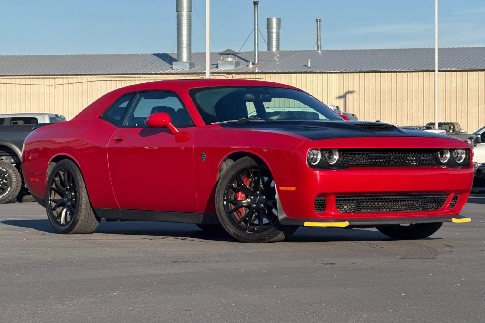 Used 2016 Dodge Challenger SRT Hellcat RWD image 2