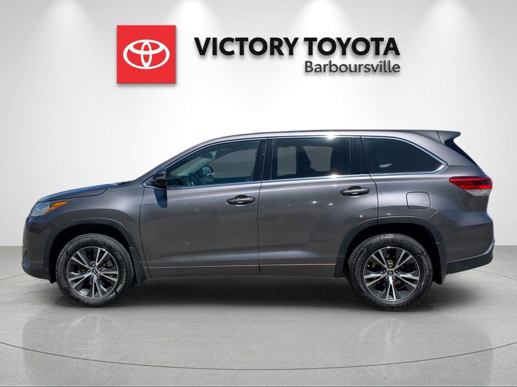 Used 2017 Toyota Highlander LE AWD/4WD image 2