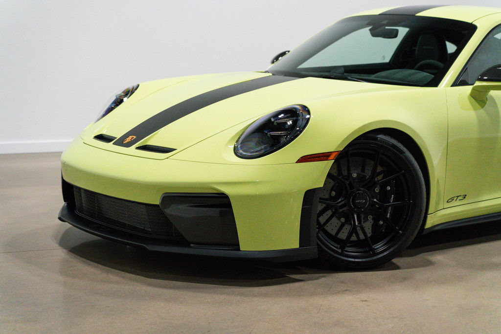 Used 2026 Porsche 911 GT3 w/ Weissach Package RWD image 3